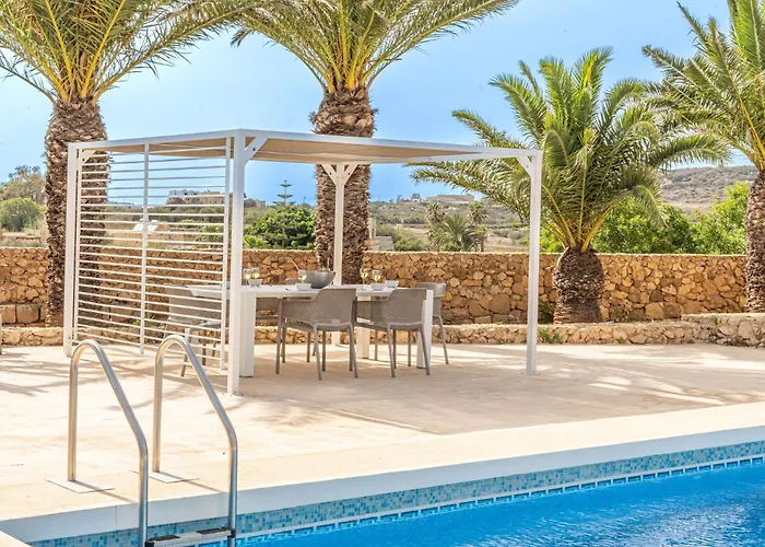 Sinjura Villa Xagħra